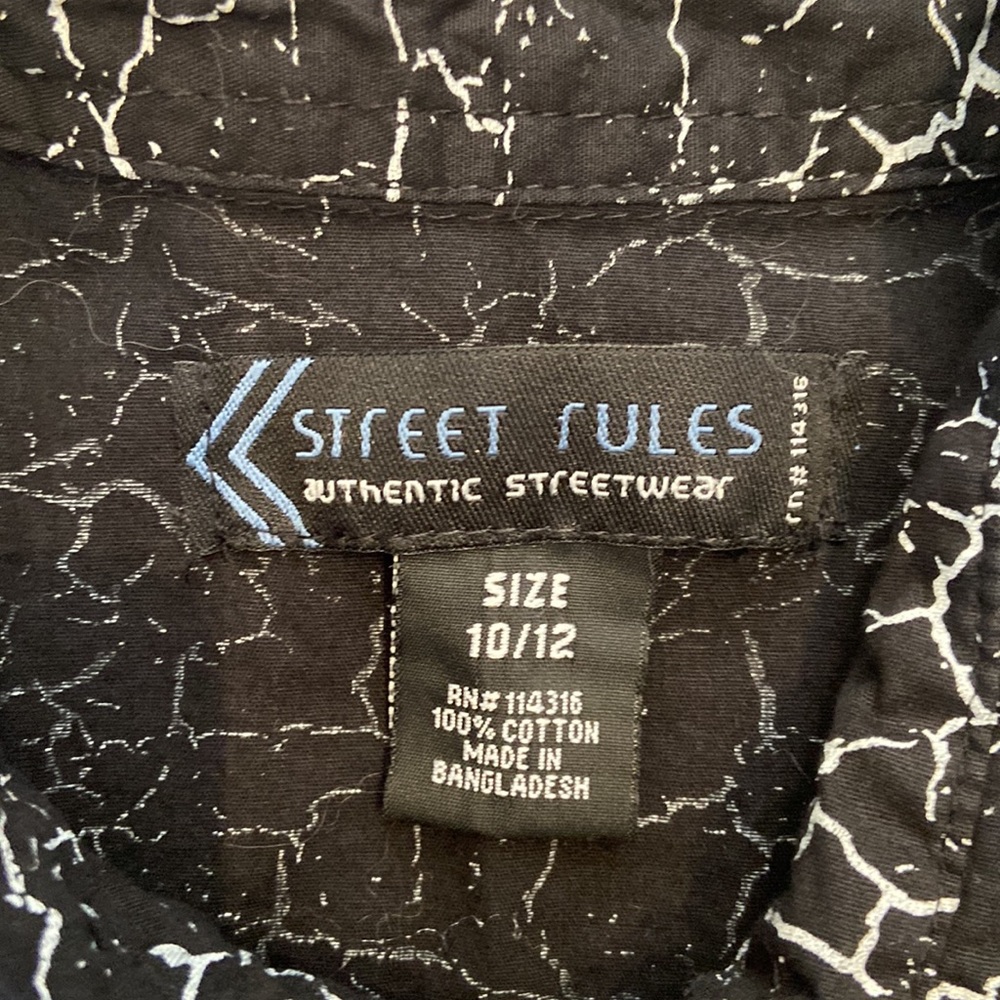 Boy button up - Picture 4 of 6